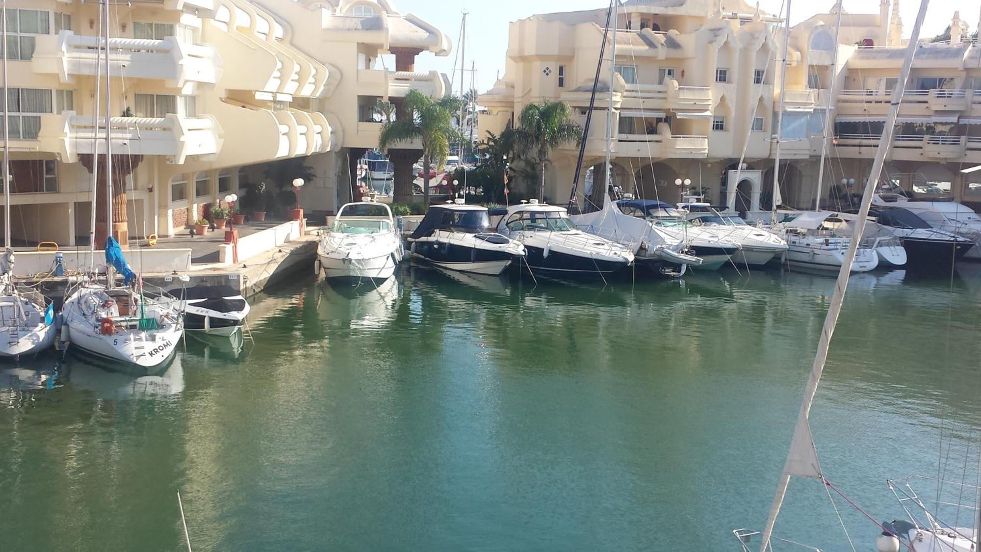 Torremolinos Carihuela 1ª Linea Playa Lejlighed Eksteriør billede